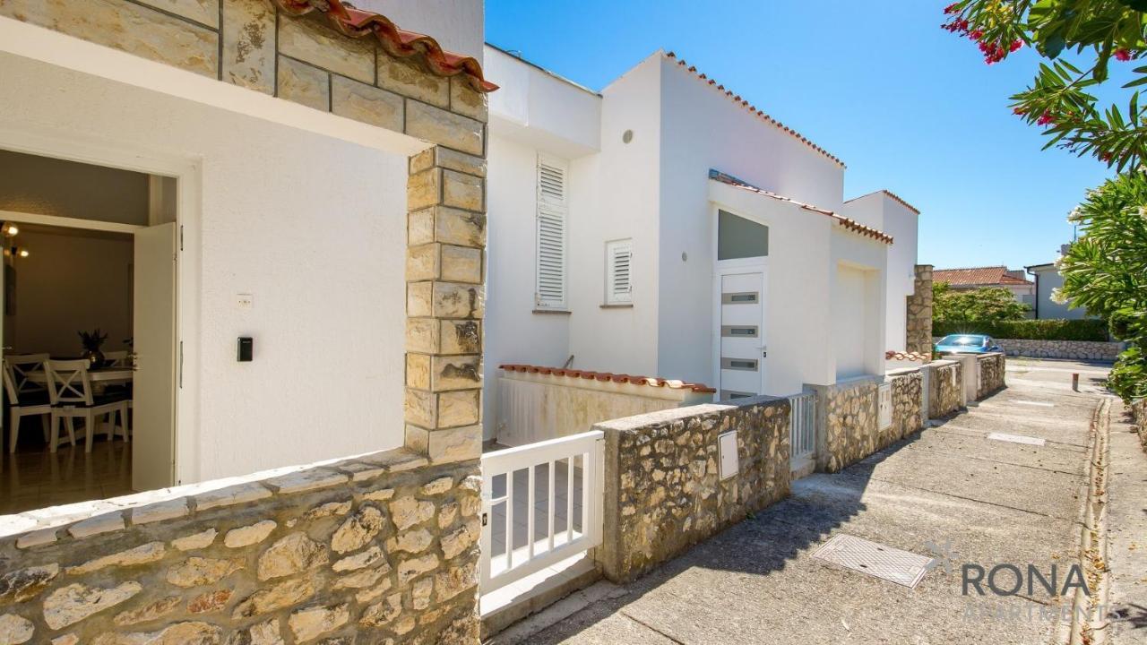 Rona Apartment Flower 1 And Flower 2 Novalja Exterior foto